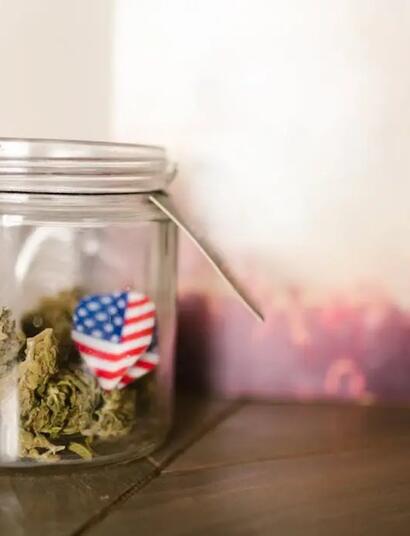 In einem richtungweisenden Schritt in der US-Drogenpolitik hat die Regierung Cannabis von Liste I in Liste III umgestuft.