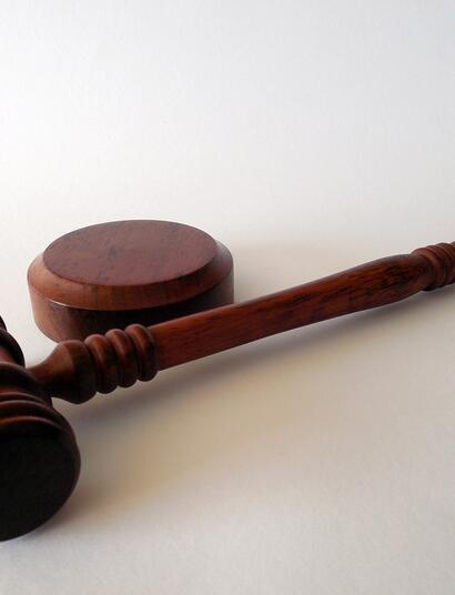 judge hammer law regulation.