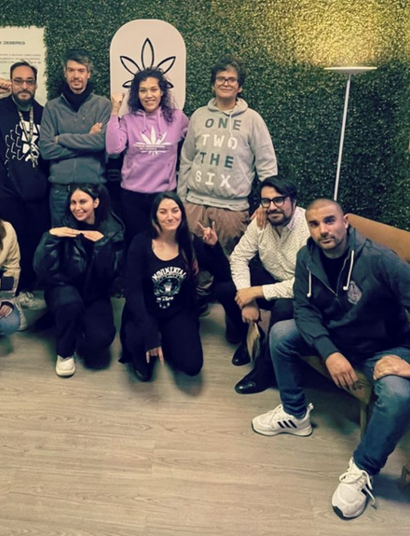 Luis Quintanilla con su esposa, Vale Verdosa, Muy Paola y otros ilustres del Dispensario Nacional. Foto: Dispensario Nacional.