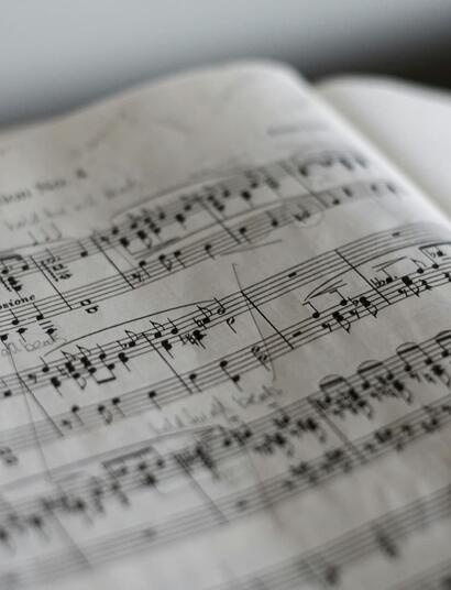 La-Importancia-de-la-Música-en-el-Cultivo-de-Cannabis