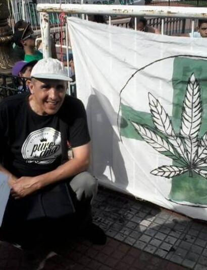 Los vapores de la vida: entrevista con el activista cannábico Mike Bifari.