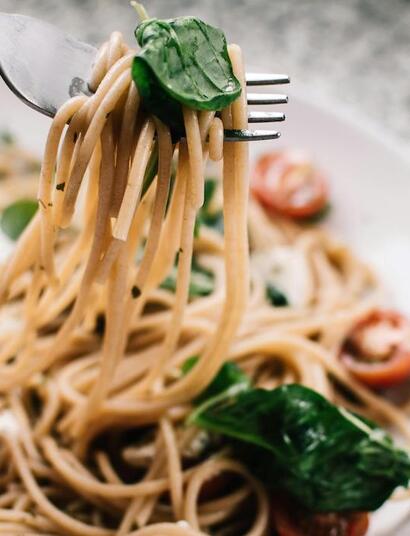 Ingredientes y preparación para pasta de marihuana.