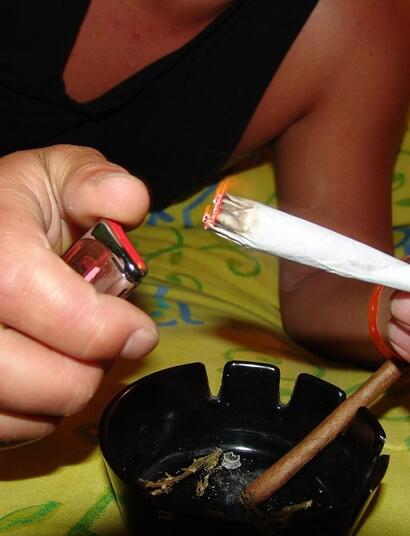 pros and cons of smoking cannabis