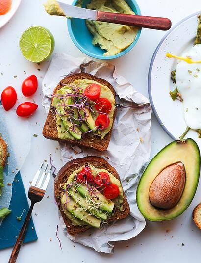 La ricetta del mese: avocado con canapa e mele