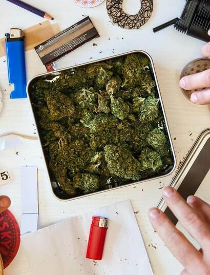 Discover how the “diet weed” cannabinoid THCV suppresses appetite and aids weight loss. New 2025 human clinical trials show results for metabolic health.