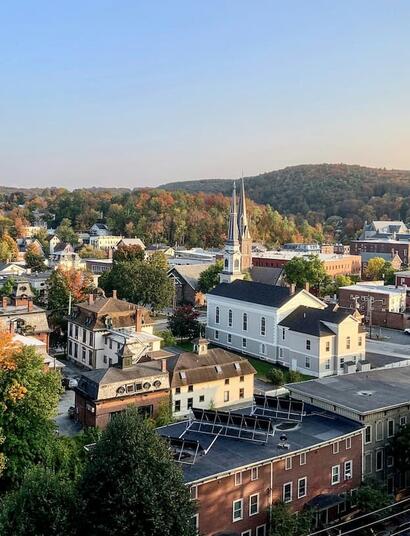 Vermont’s S. 278 doubled cannabis retail purchase caps to 2 ounces and introduced event permit pilots. Here is what consumers and dispensaries need to know. 