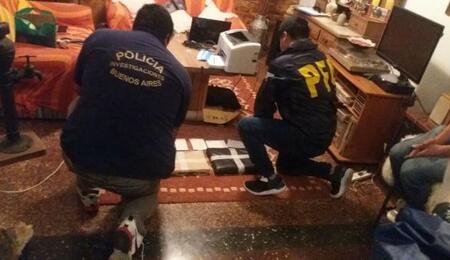 Argentina: policías imputados por violar ley de drogas