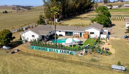 Solo con Airb&b soggiorno a base di cannabis alla Sonoma Hills Farm