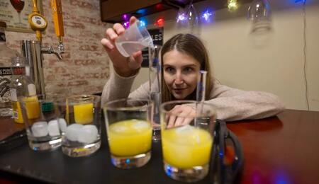 Brown, university, studio, fumare, alcol