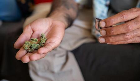 Eficacia de la regulación uruguaya de marihuana frente a la represión policial.