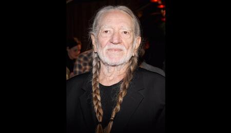 Willie Nelson to publish cannabis cookbook with wife Annie 