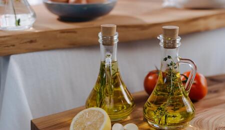 Prepara tu aceite de oliva cannábico.
