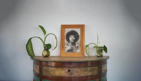 Table, Jimi Hendrix picture