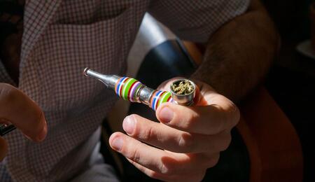 En 2026 en Uruguay se compró más cannabis legal que ilegal.