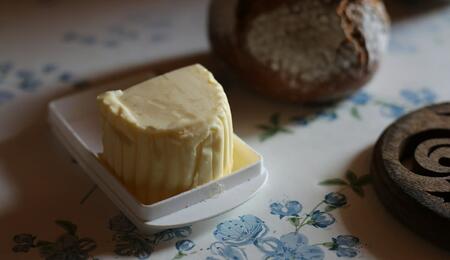 Follow the instructions on how to make homemade cannabis-infused butter, and how to use the cannabutter to prepare both sweet and savory edibles with it. 