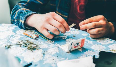 how to roll the perfect joint for beginners