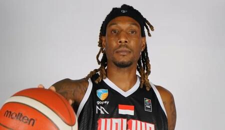 U.S. basketball player Jarred Shaw faces death penalty in Indonesia or lengthy time in prison after he was arrested for possession of 132 cannabis gummies. 