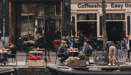 Keeping Tourists Out! Amsterdam Coffeeshops to Close for Foreigners