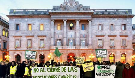 Manifestación por los CSC en el Ayuntamiento de Barcelona