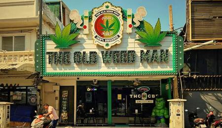 In Thailand haben Cannabis-Geschäfte drei Jahre Zeit, sich von Shops in lizenzierte medizinische Kliniken umzuwandeln.