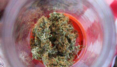 Learn what weed shakes are, why they occur and how to stop them fast. Explore the causes of cannabis shakes, how long they last, and whether they’re dangerous.