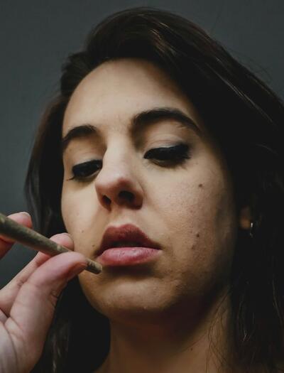 Cannabis y depresión: ¿Falla la planta o el diseño de sus estudios?