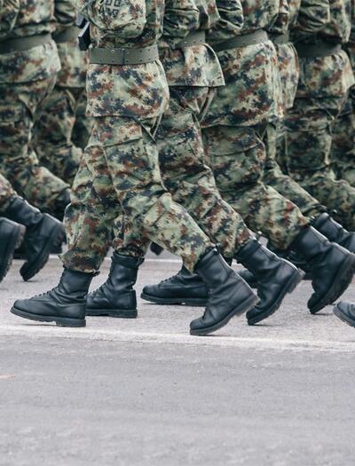 Cannabis bei der Bundeswehr: Regeln für Soldaten & Zivile nach dem CanG 