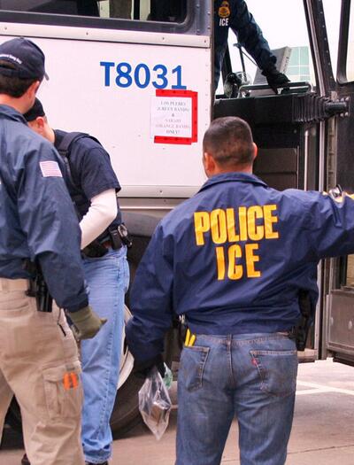   Raid des services d'immigration sur les sites de production de cannabis en Californie