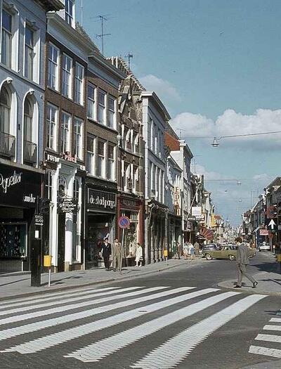De Hinthamerstraat in vroegere tijden