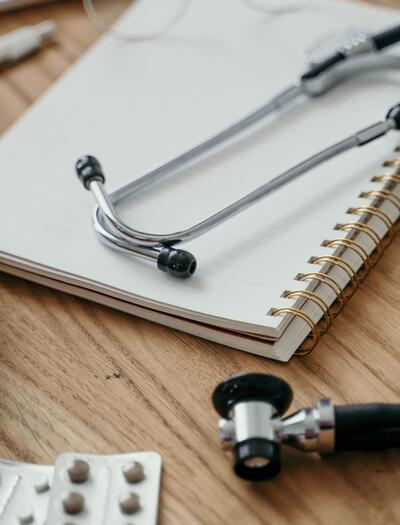Experts call for stronger regulations on prescribing medicinal cannabis
