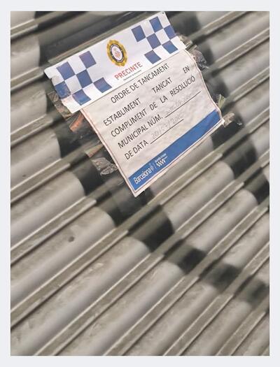 Persiana de un CSC con precinto policial