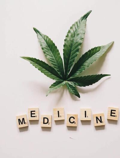 ¿Puedo volar con marihuana medicinal o terapéutica en Estados Unidos? ¿Qué permite el TSA en USA?