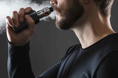 A men vaping