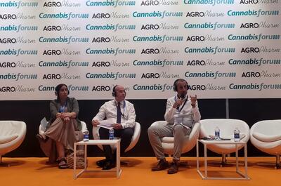 Expertos en el Cannabis Forum de Farmaforum discuten sobre los desafíos del CBD y el estancamiento de la industria del cáñamo en España.