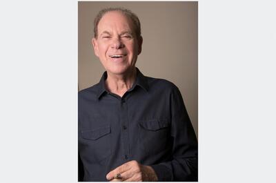 retrato del experto y activista ed rosenthal