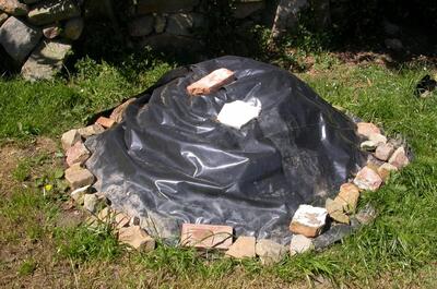 Pequeño montón de compost